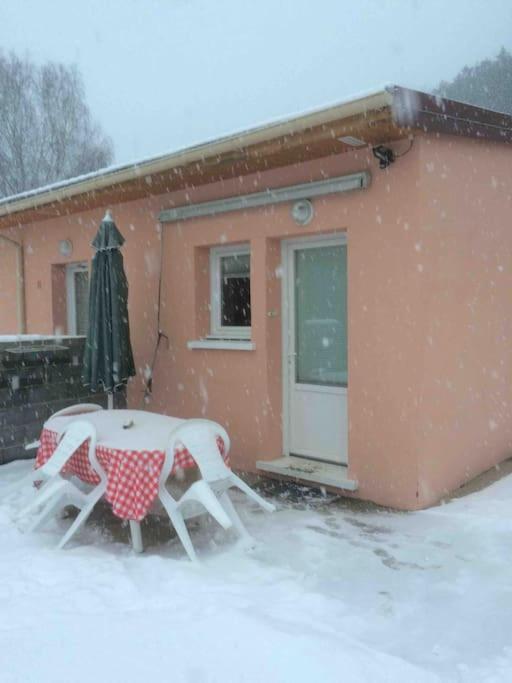 Le Coin Tranquille au pied du Puy de Dôme Pontgibaud Exterior foto